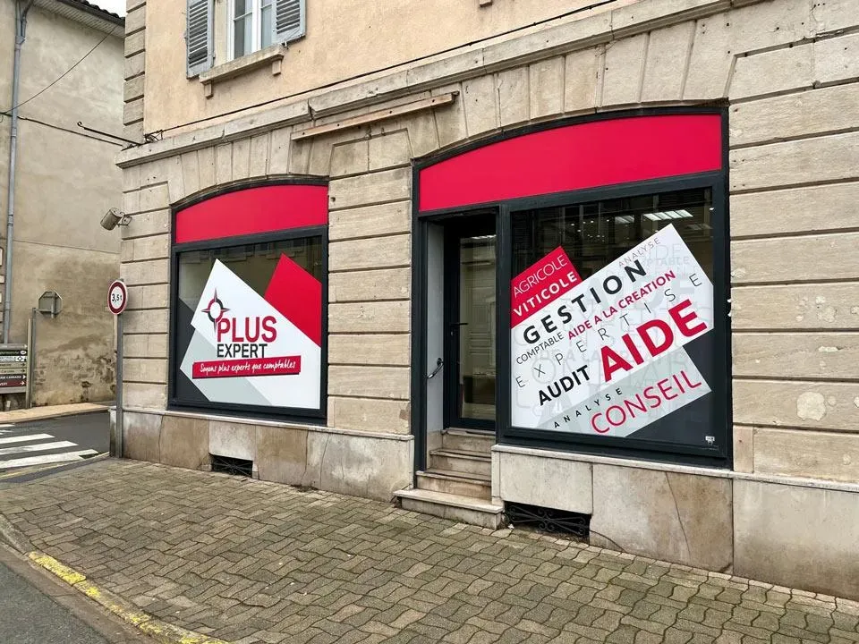 Flocage de vitrine près de Attignat